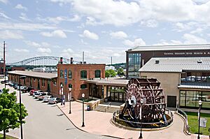 National Mississippi River Museum.jpg