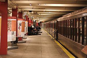 New York Transit Museum Court Street platform.jpg