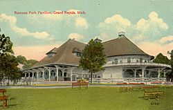 Ramona Park Pavilion, Grand Rapids, MI. Postcard - 040 - 041.jpeg