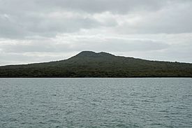 Rangitoto from ferry.jpg