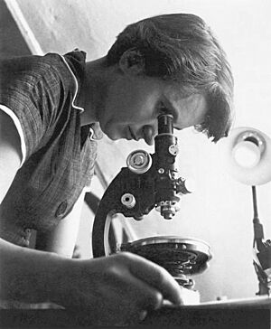 Rosalind Franklin (retouched)