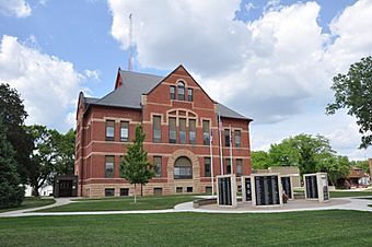 SacCityIA CountyCourthouse.jpg