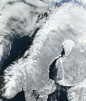 Imagen satelital de Noruega en febrero de 2003