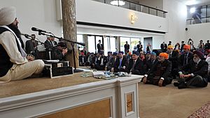 The Prime Minister, Shri Narendra Modi and the Prime Minister of Canada, Mr. Stephen Harper at the Gurudwara Khalsa Diwan, at Ross Street, Vancouver, in Canada on April 16, 2015 (1)