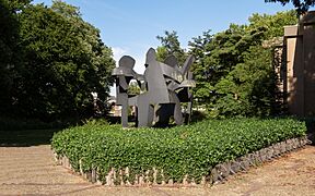 Winterswijk, sculptuur het Strijktrio van Jan Bons IMG 2583 2022-07-18 17.17