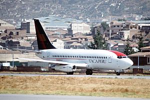 110am - TACA Peru Boeing 737-2L9; N251LF@CUZ;29.09.2000 (5257282772)