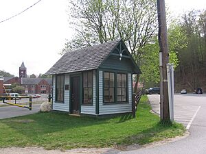 Adams flagman hut 044