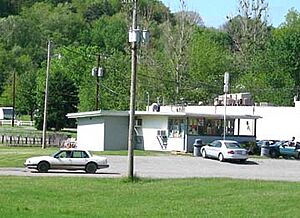 B & F Dairy Bar in Scio, Ohio (2006-05-20)