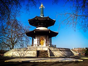 Battersea Park Peace Pagoda.jpg