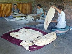 Fabrication du lavash à Noravank (1).jpg