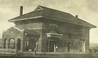Lakeview Railroad Depot, 1915.jpg