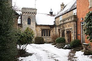 Manor House courtyard - geograph.org.uk - 1150761