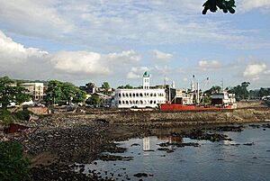 Moroni, Capital of the Comores, Photo by Sascha Grabow
