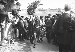 Philippe Thys Tour de France 1913 Celebration 4