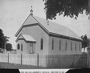 StateLibQld 2 393453 View of St. Andrew's Presbyterian Church, Bundaberg, ca. 1930