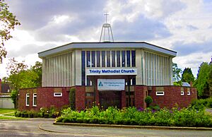 Trinity Methodist Church, Brewery Road, Woking (June 2015) (4)