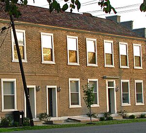 Building in the Piketon Historic District