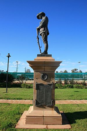 Dalby War Memorial and Gates (2008)