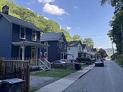 Houses on River Road