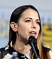 Laura Bailey SDCC 2019 (48378674272) (vertical cropped)