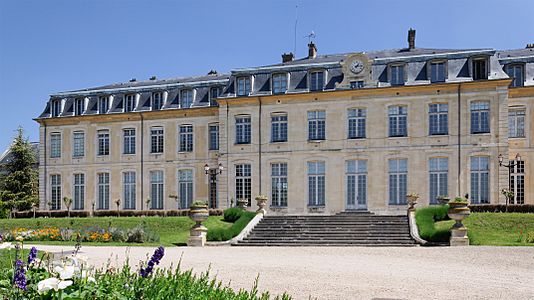 Lycee Michelet Vanves pavillon Mansart vu parc