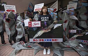 Maxim's-HKU-WildAid-Protest-11