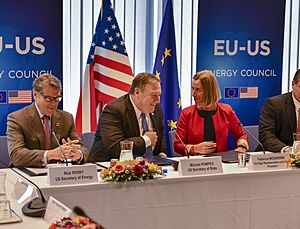 Secretary Pompeo Chats With Secretary Perry and E.U. Representative Mogherini (28498334597)