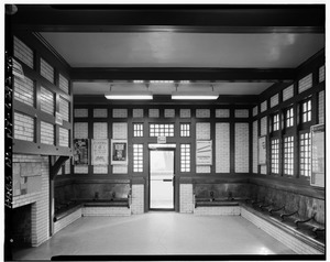 VIEW (INTERIOR) TOWARD ENTRANCE, INBOUND STATION - Scarsdale Railroad Station, East Parkway, Scarsdale, Westchester County, NY HABS NY,60-SCARD,3-15