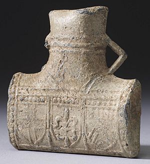 English - Pilgrimage Flask from the Shrine of Thomas Becket in Canterbury - Walters 5599 - View B